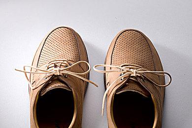 《古墓丽影1》洞穴关卡高清重制演示 还是那个味儿